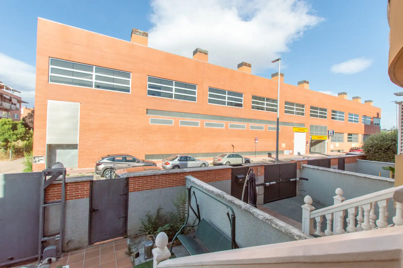 Vista exterior de Casa adosada en venta en Alcalá de Henares con Aire acondicionado, Calefacción y Terraza
