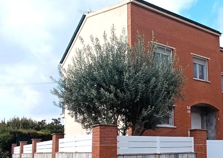 Foto 1 de Casa adosada en venda a Palau-solità i Plegamans, Barcelona