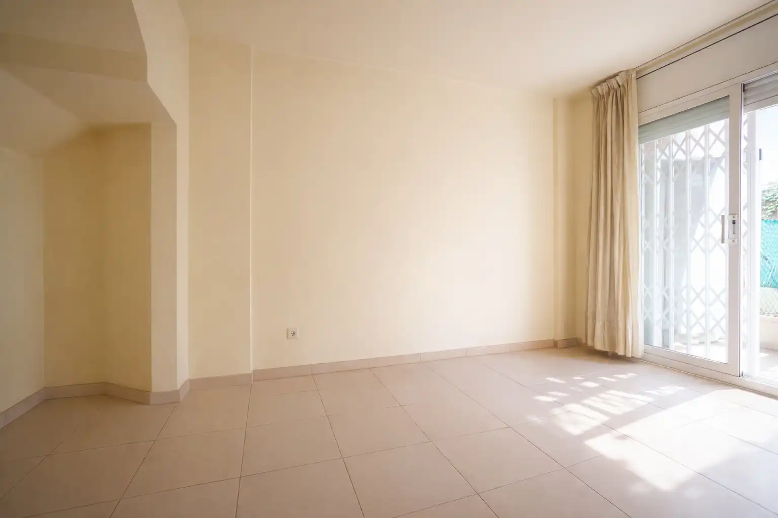 Schlafzimmer von Maisonette zum Verkauf in Reus mit Klimaanlage, Heizung und Privatgarten