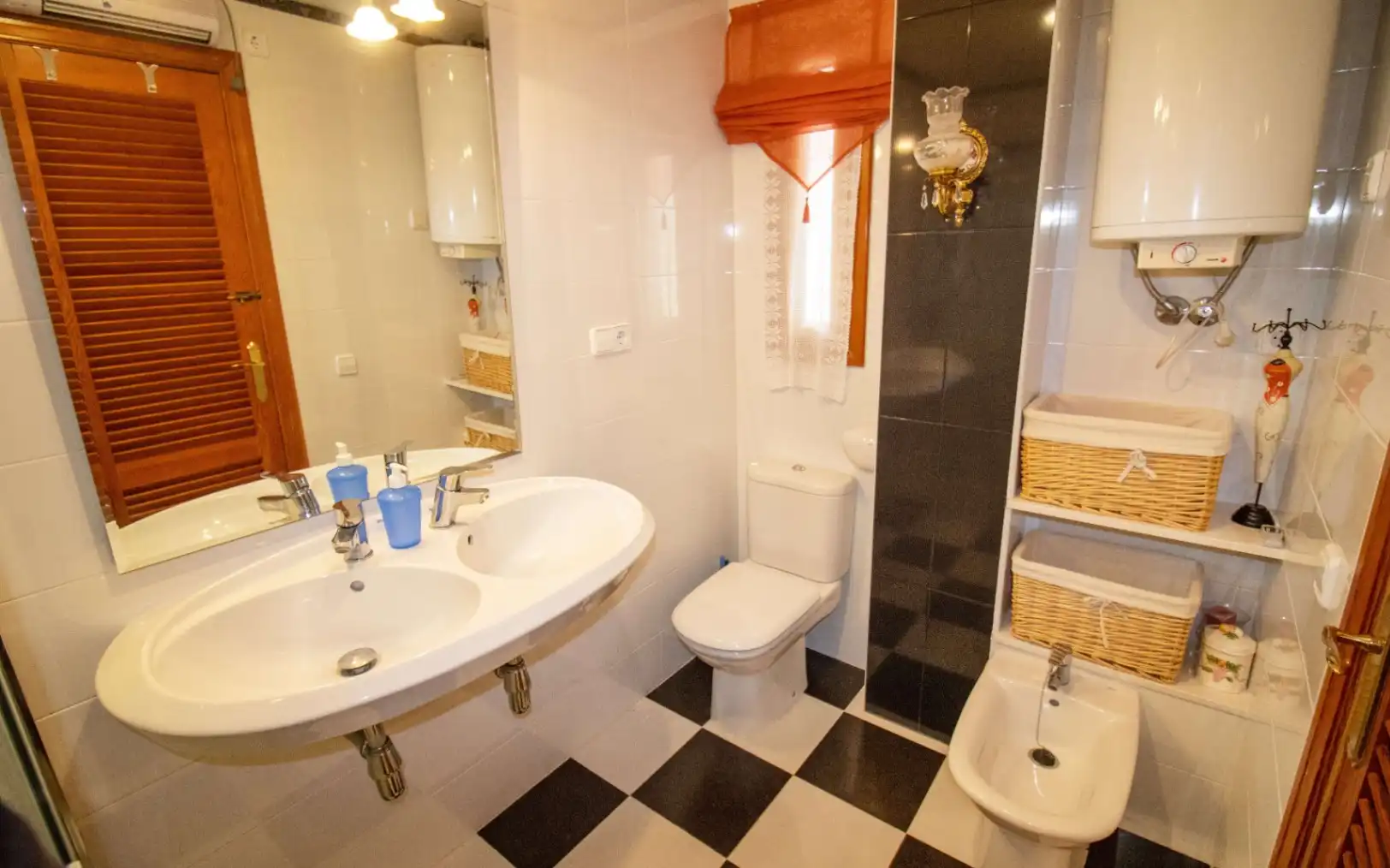 Baño de Apartamento en venta en Alcalà de Xivert con Terraza, Amueblado y Internet