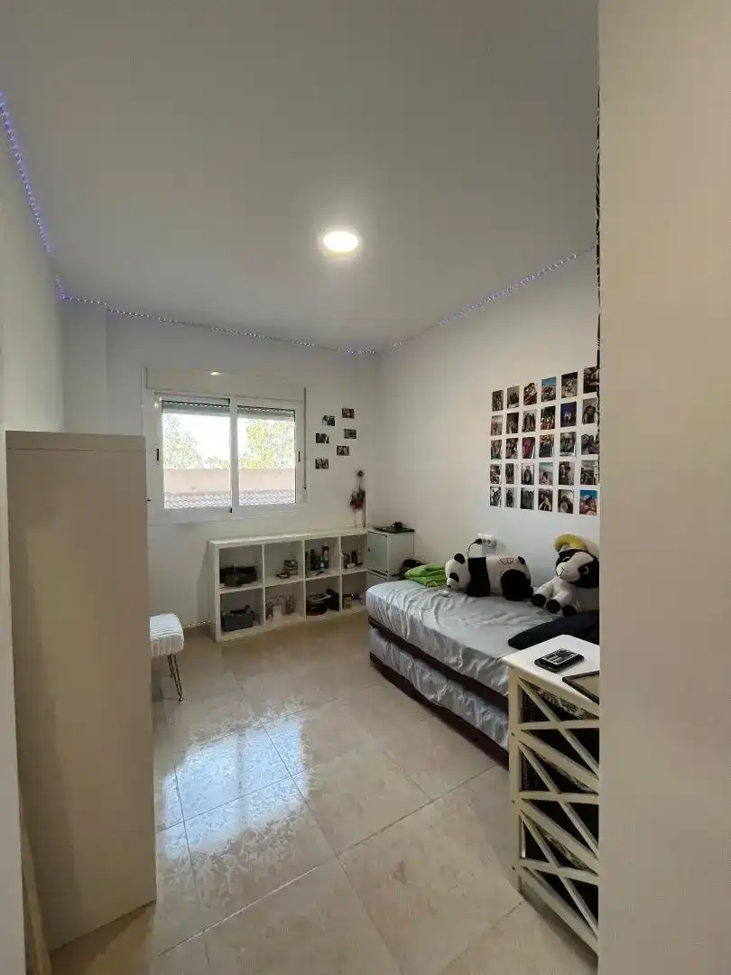 Habitación de Piso en venta en Roquetas de Mar con Amueblado y Balcón