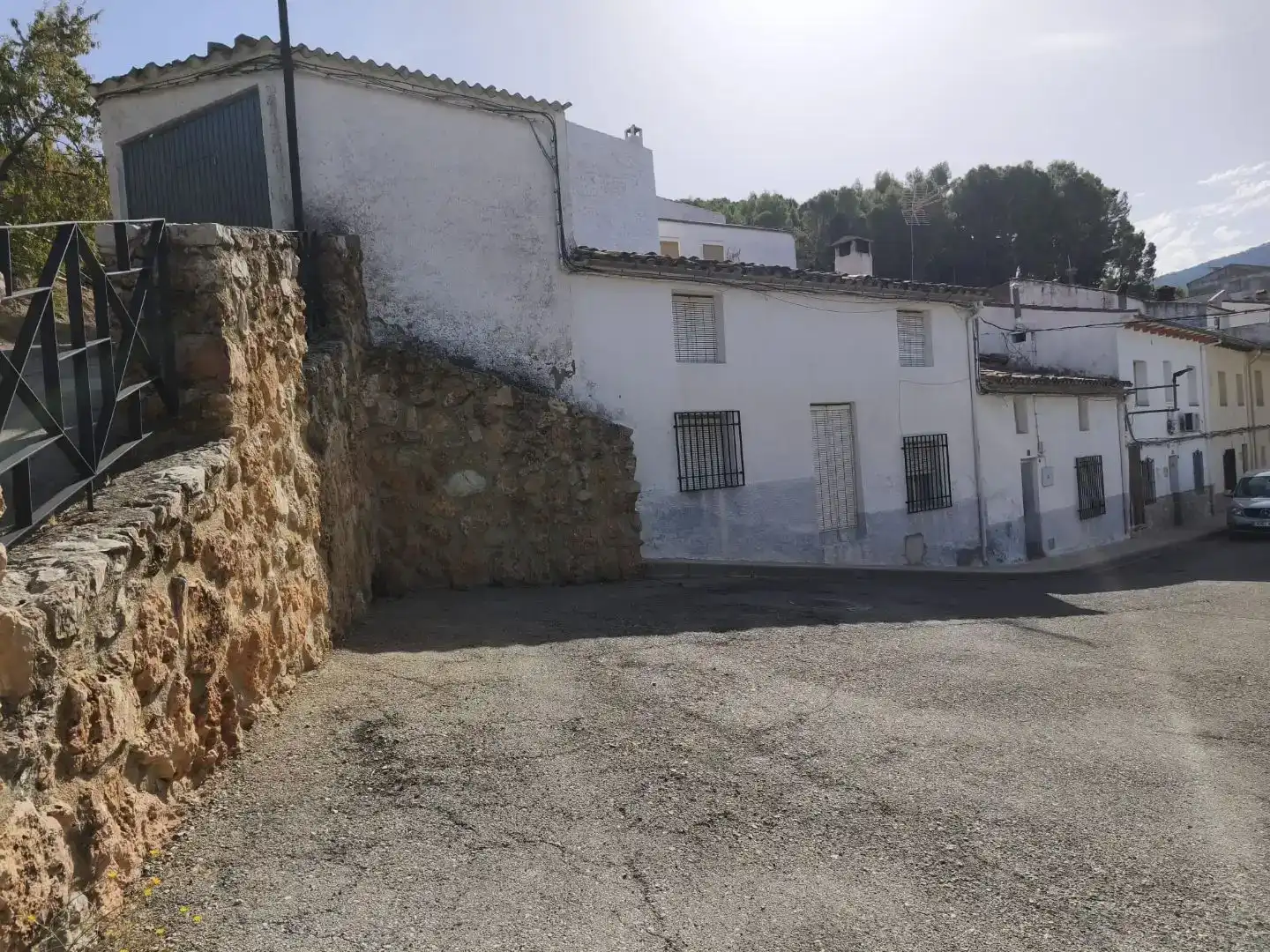 Vista exterior de Casa adosada en venda en Siles, Jaén