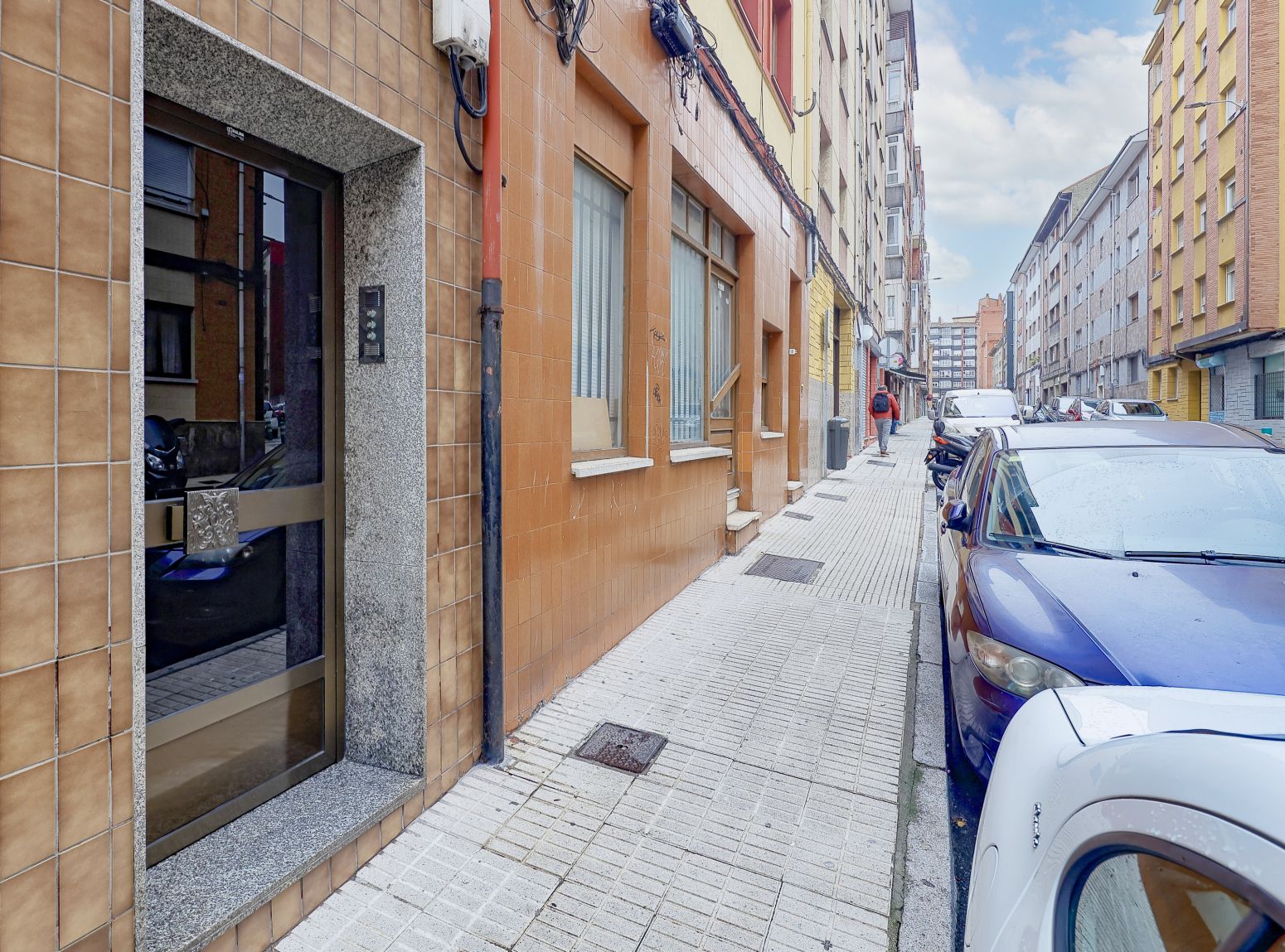 Vista exterior de Pis en venda en Gijón  amb Calefacció i Traster