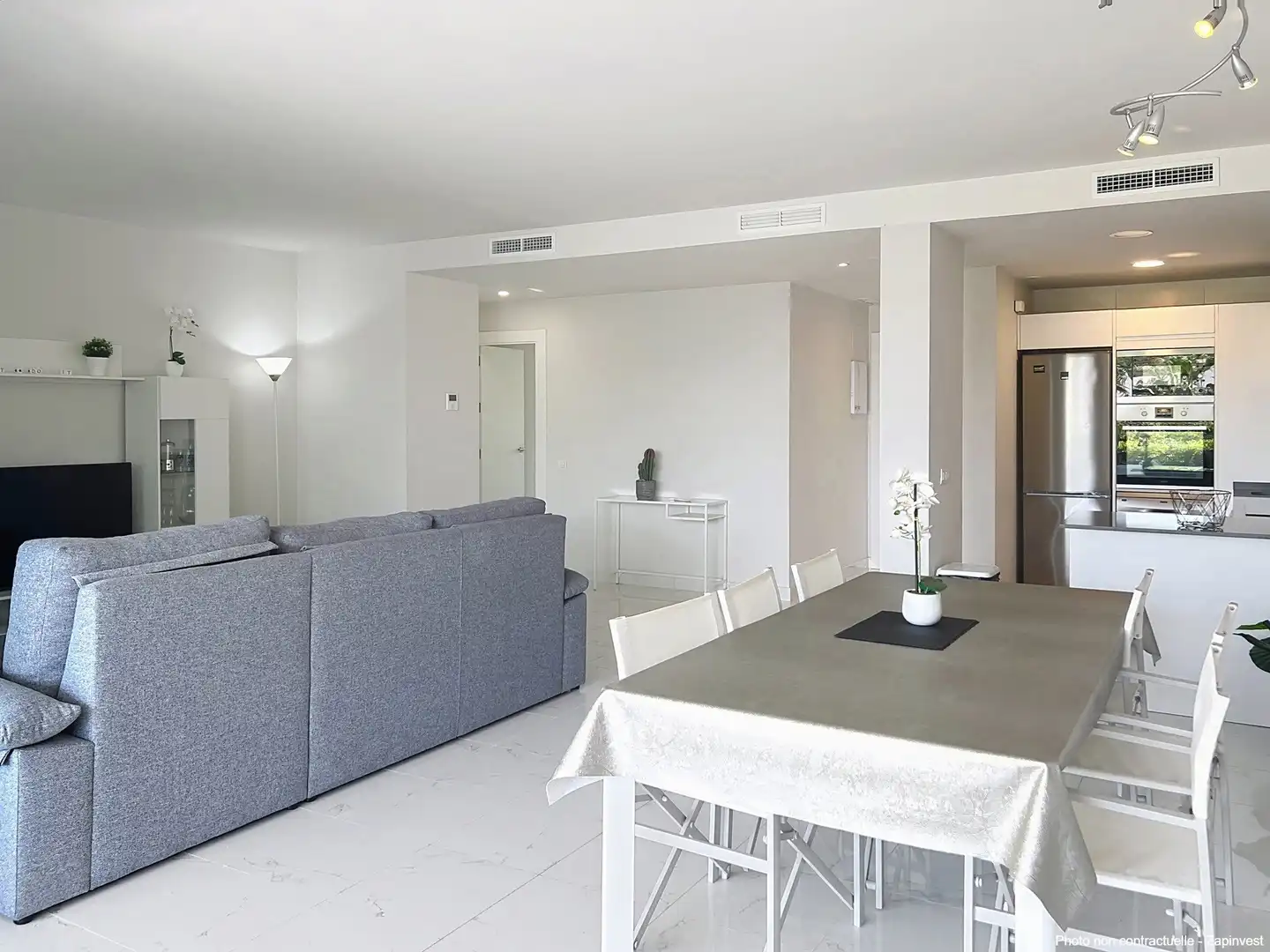 Sala de estar de Planta baja en venta en Casares con Aire acondicionado, Terraza y Piscina