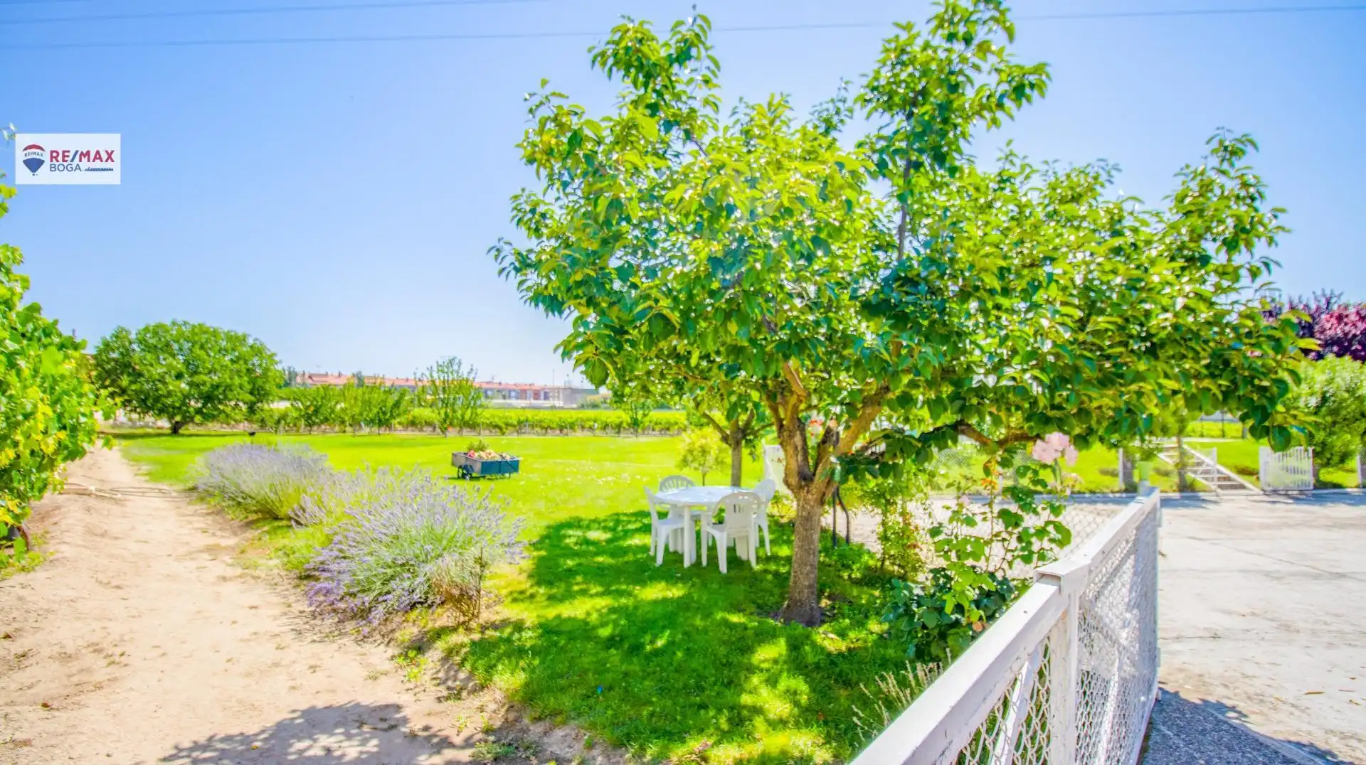 Jardí de Casa o xalet en venda en Oyón-Oion amb Aire condicionat, Jardí privat i Parquet