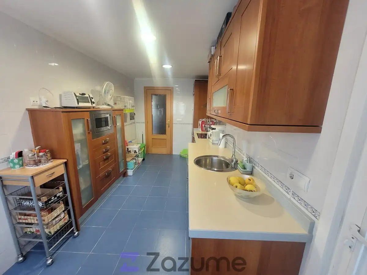Kitchen of Flat for rent in Laguna de Duero  with Heating, Parquet flooring and Furnished
