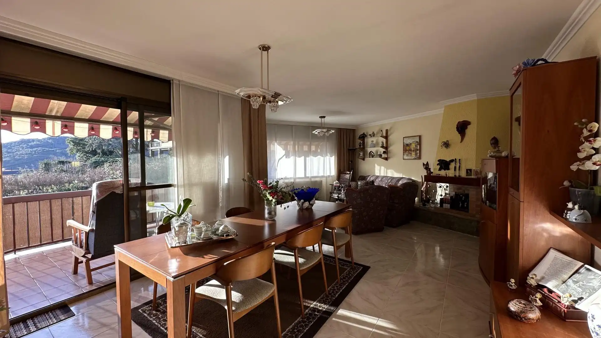 Sala de estar de Casa adosada en venta en Sant Celoni con Calefacción, Jardín privado y Terraza