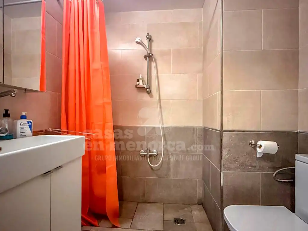 Bany de Apartament en venda en Es Castell amb Balcó