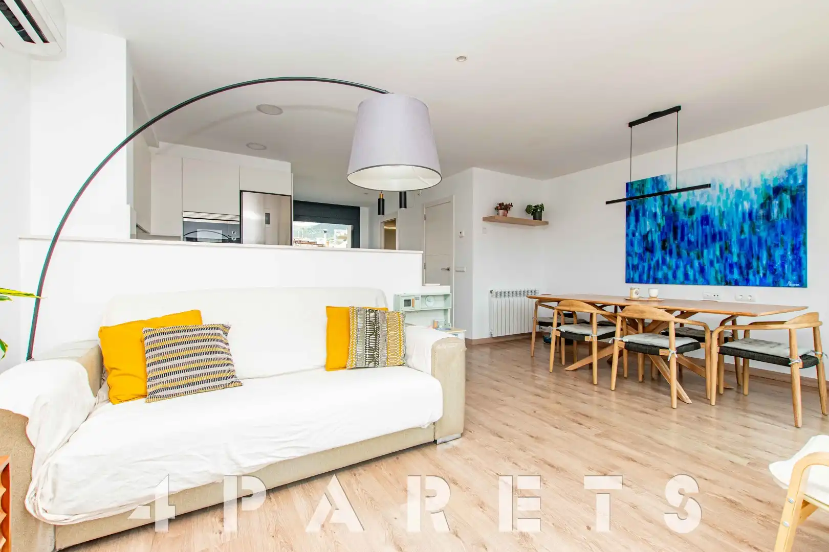 Sala de estar de Ático en venta en Arenys de Munt con Aire acondicionado, Calefacción y Parquet