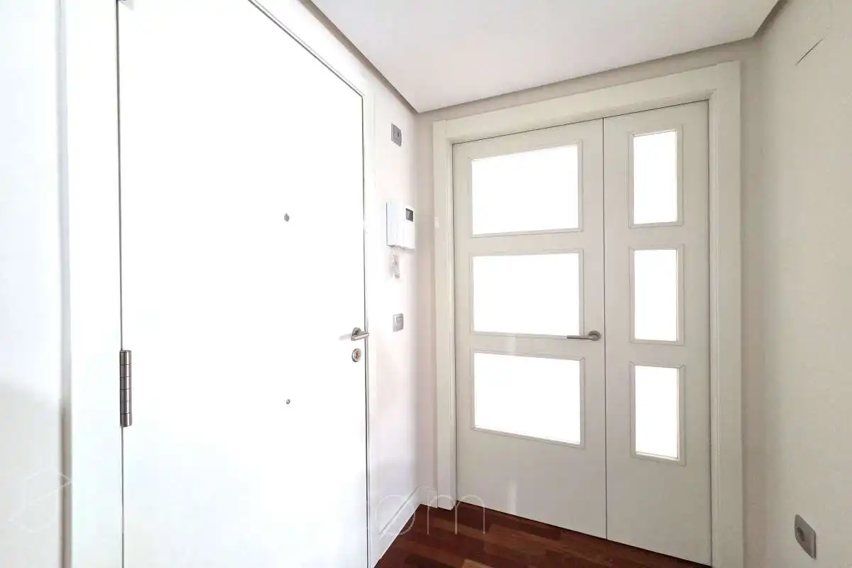 Flat for rent in Madrid  with Air Conditioner, Heating and Storage room