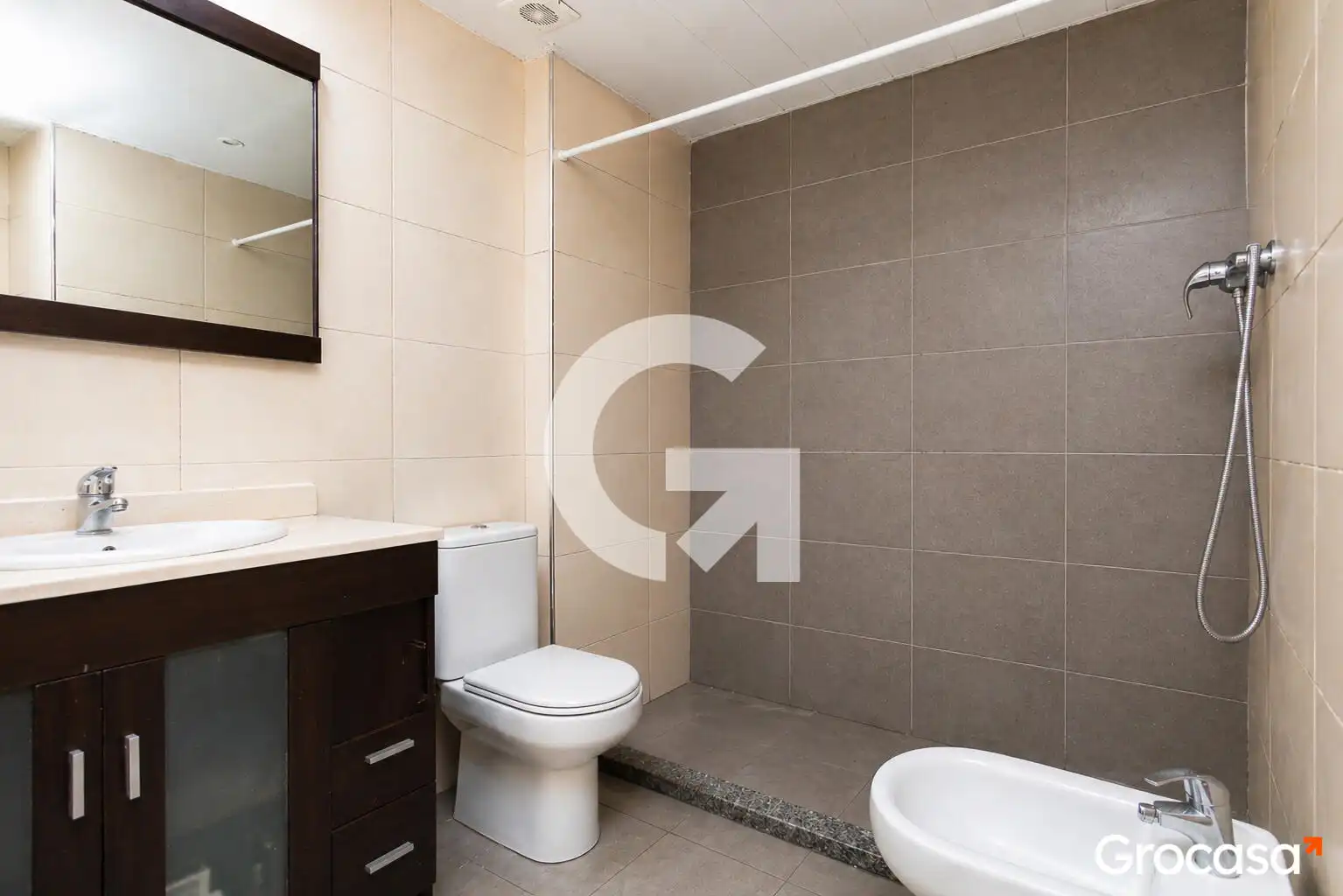 Bathroom of Duplexes for sale in L'Hospitalet de Llobregat  with Air Conditioner, Heating and Terrace