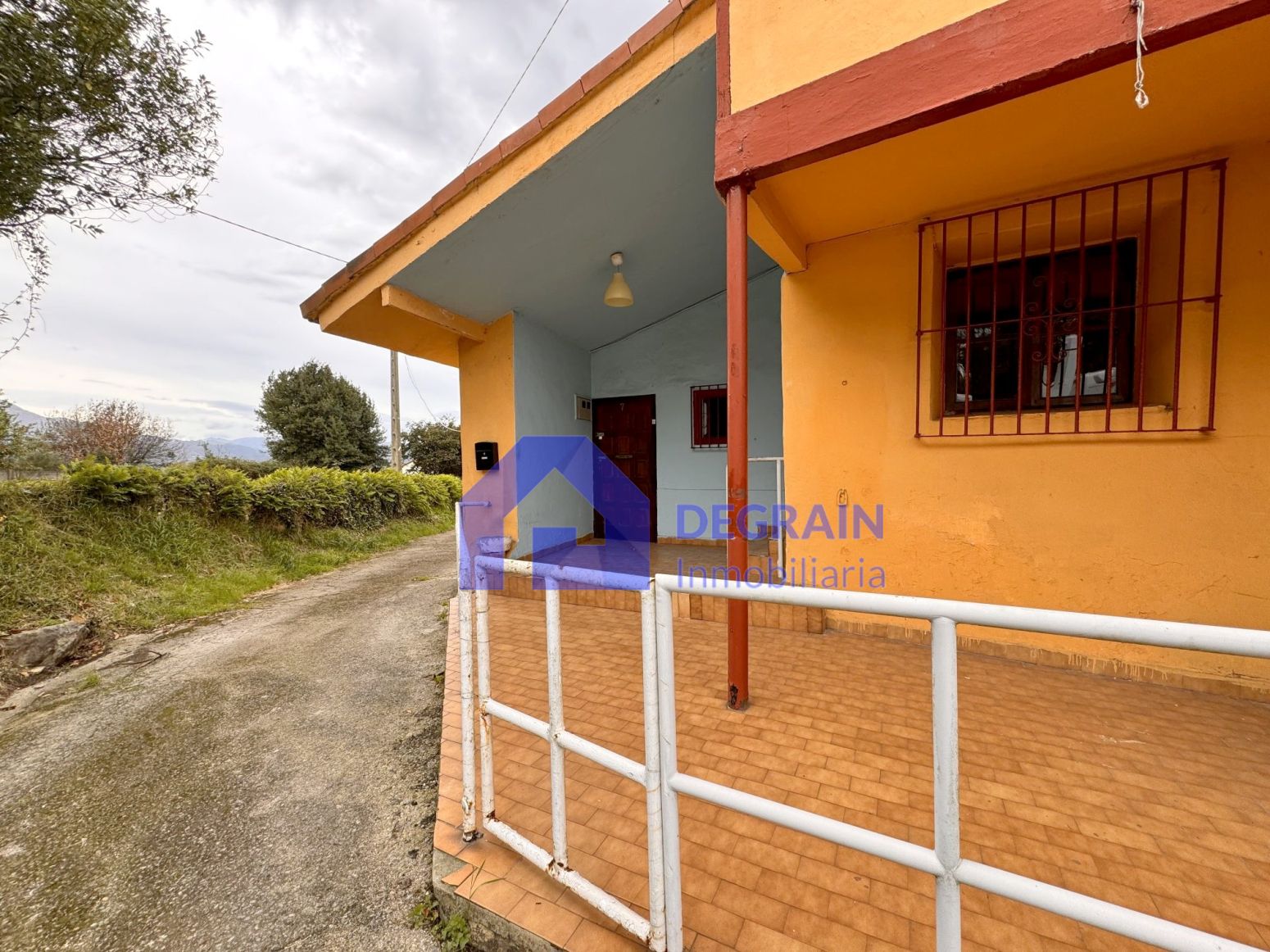 Exterior view of Single-family semi-detached for sale in Oviedo   with Heating