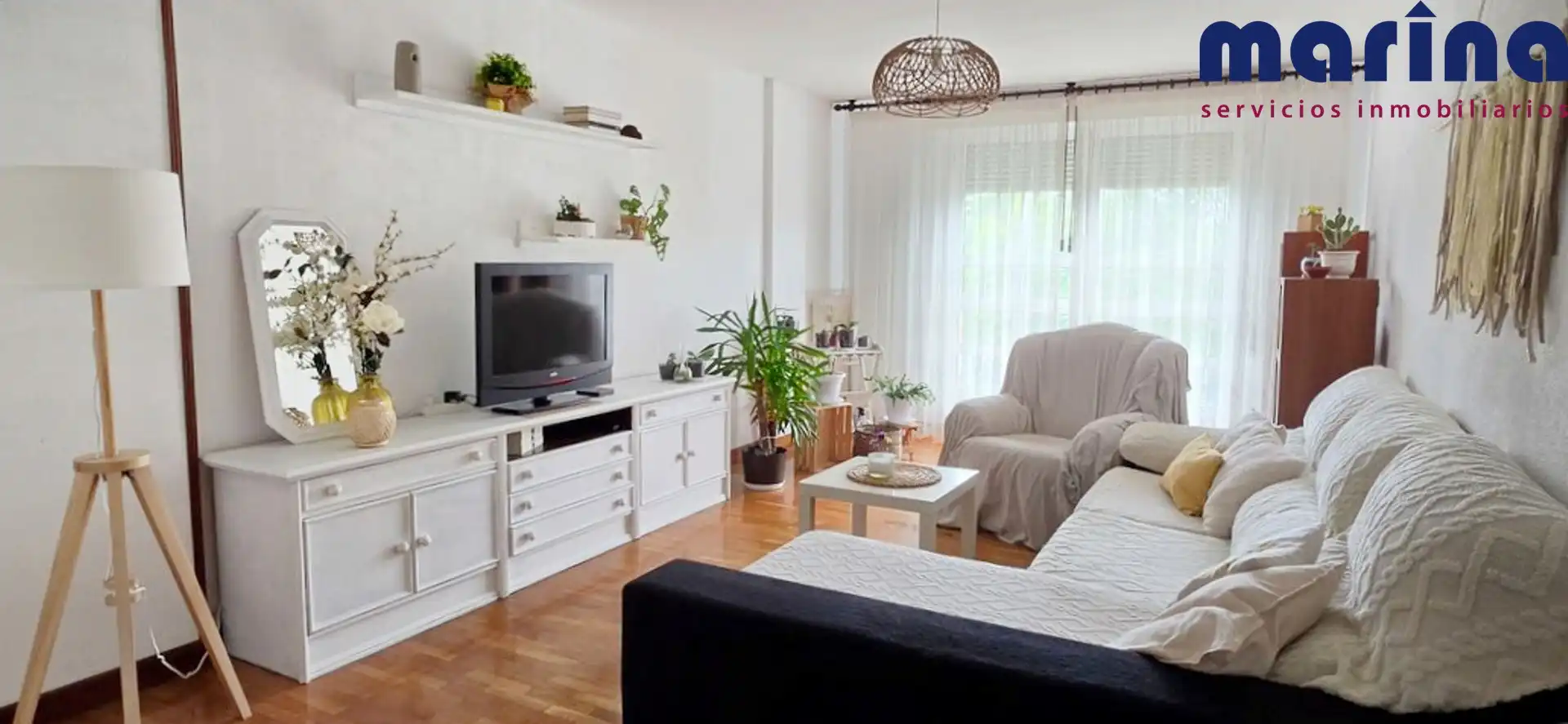 Living room of Flat for sale in  Pamplona / Iruña  with Heating, Parquet flooring and Storage room