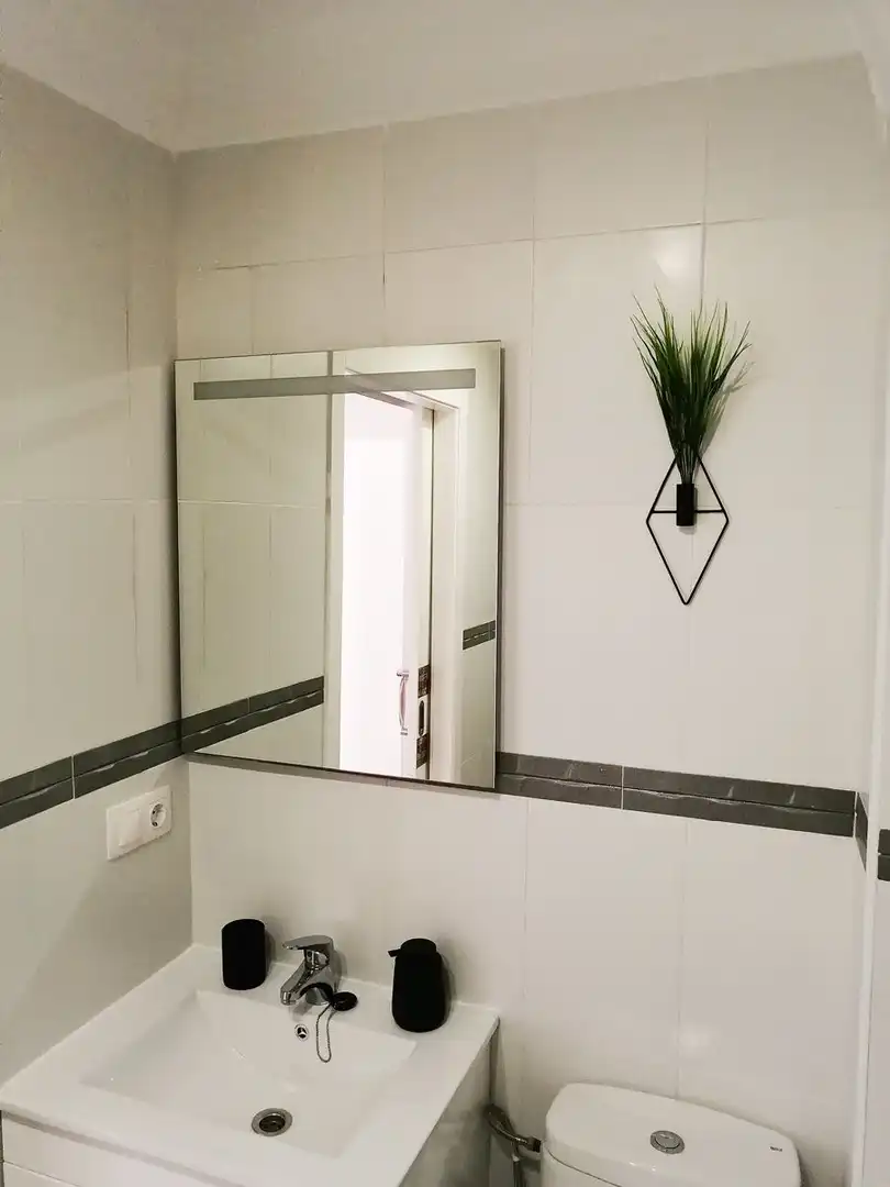Bany de Apartament de lloguer en Santa Pola amb Aire condicionat, Calefacció i Terrassa