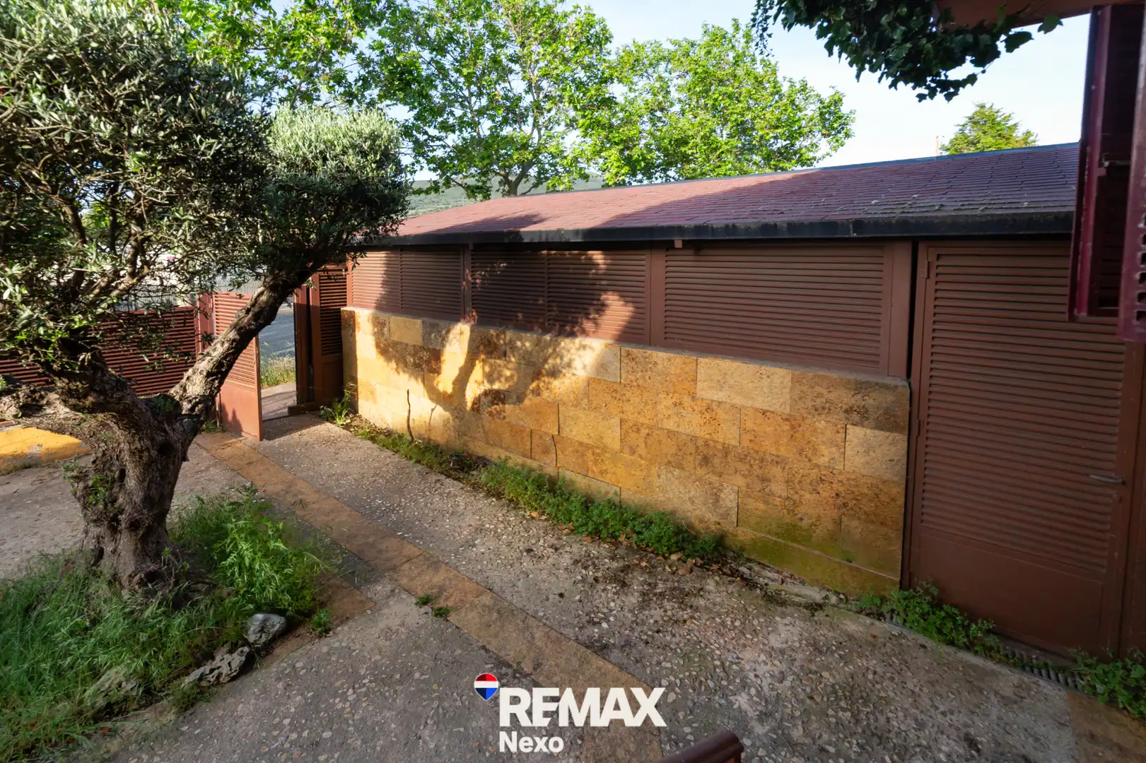 Vista exterior de Casa o xalet en venda en El Espinar amb Calefacció, Jardí privat i Parquet