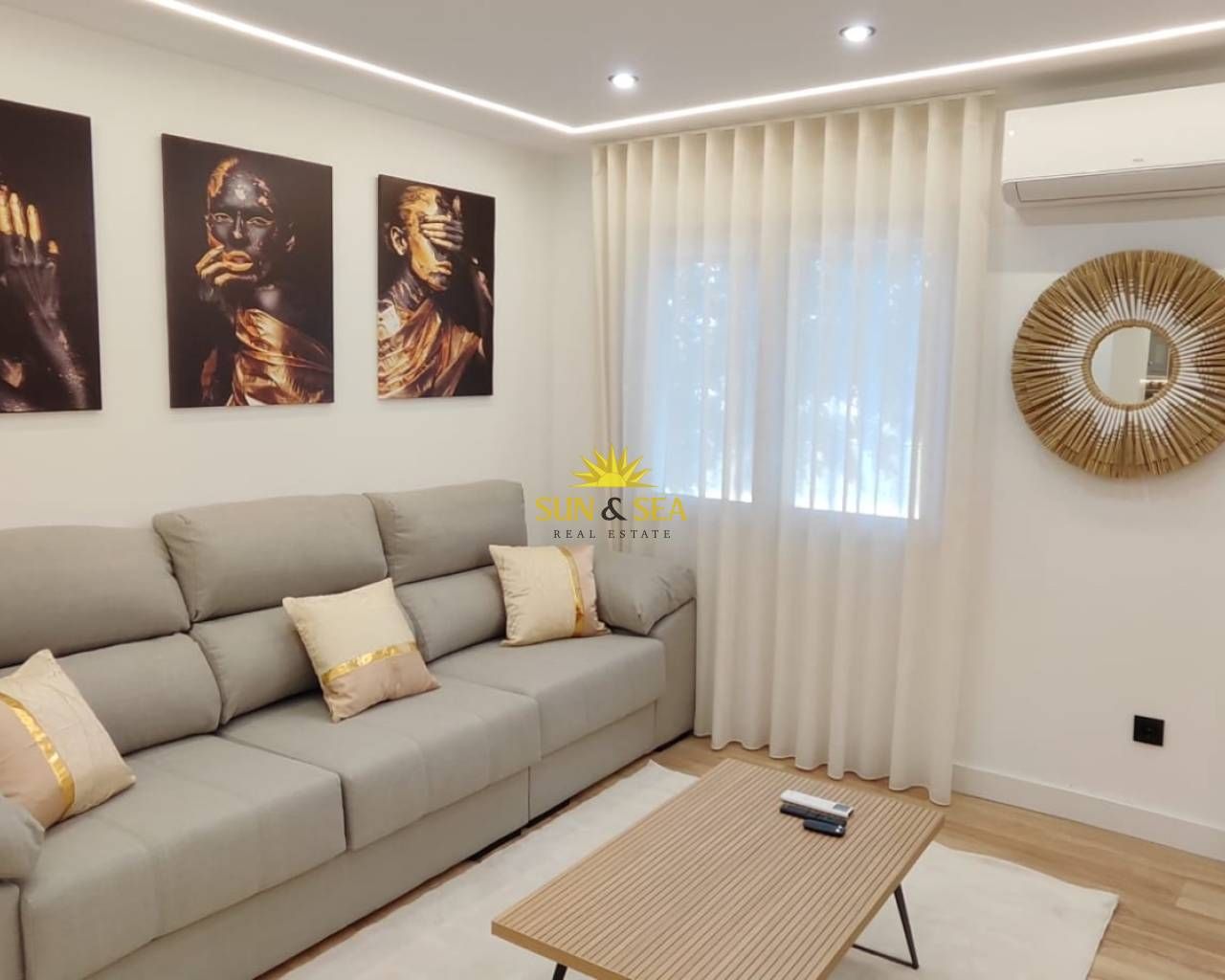 Living room of Flat to rent in Alicante / Alacant  with Air Conditioner, Heating and Parquet flooring