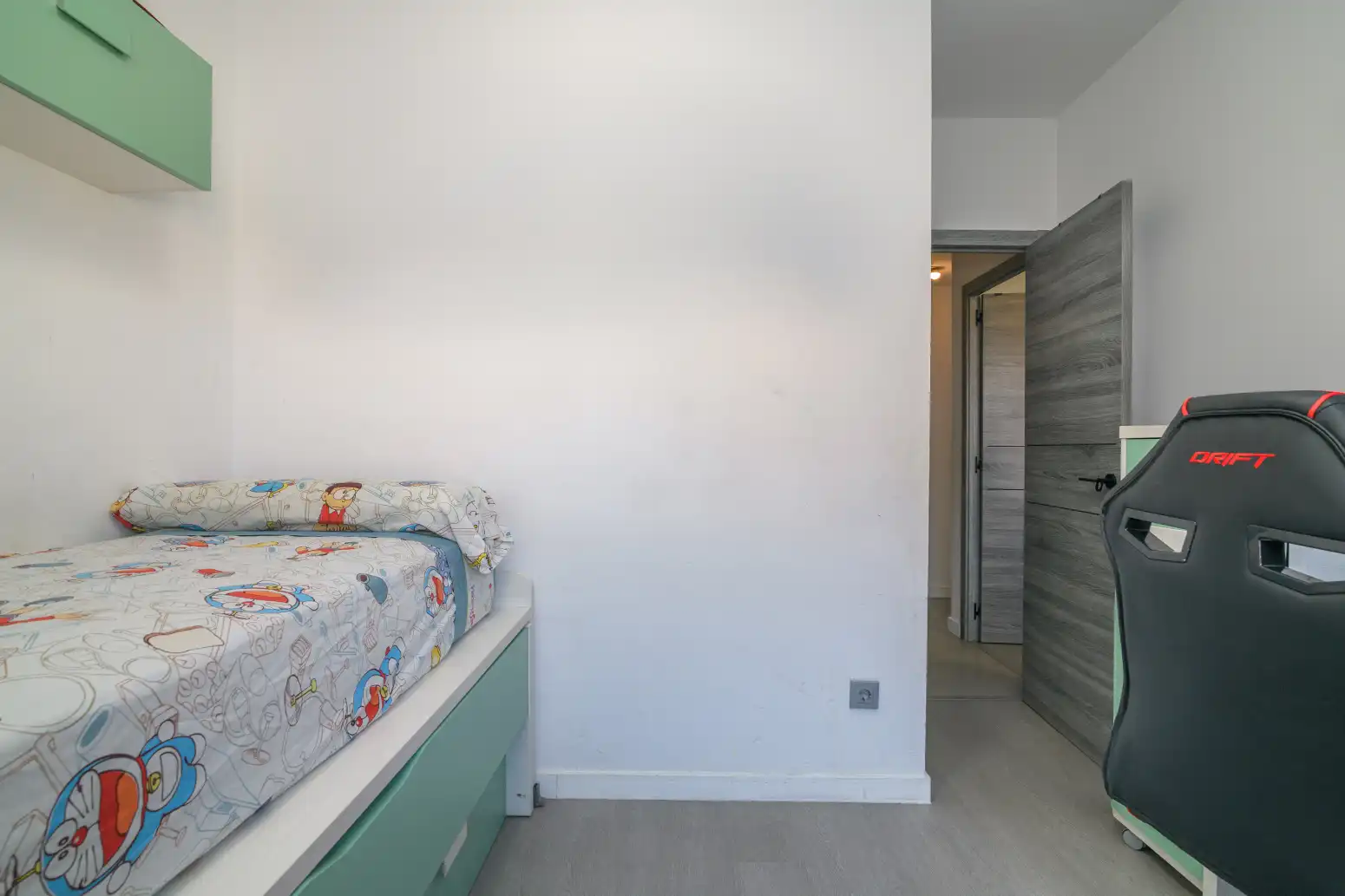 Dormitori de Pis en venda en Viladecans amb Aire condicionat, Calefacció i Parquet