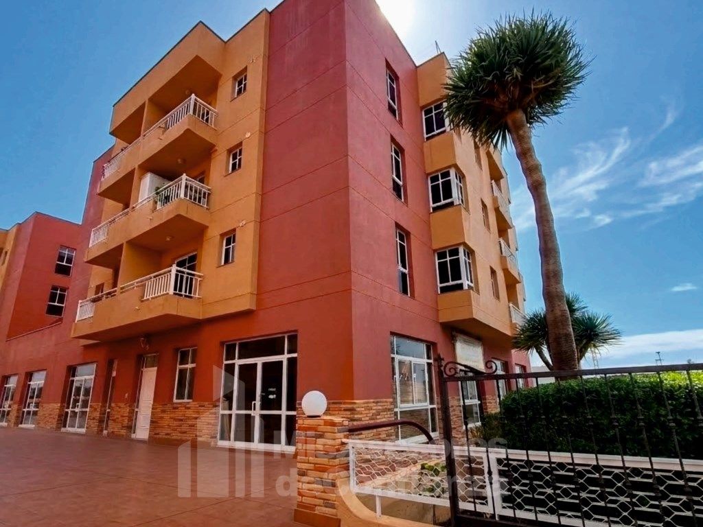 Piso en venta en Avenida Carlos F Lorenzo Navarro, 64