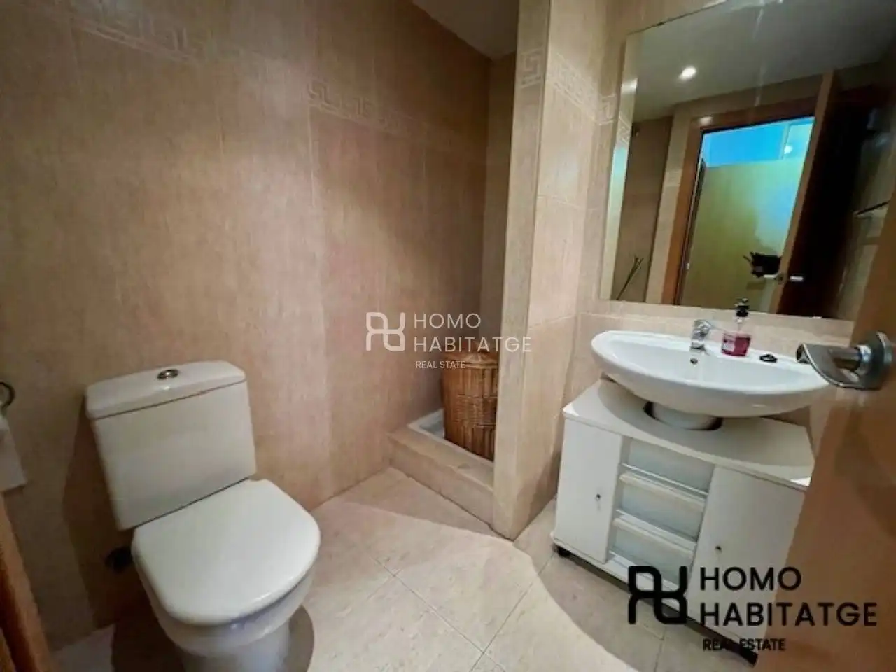 Baño de Piso en venta en Barberà del Vallès con Calefacción, Parquet y Balcón