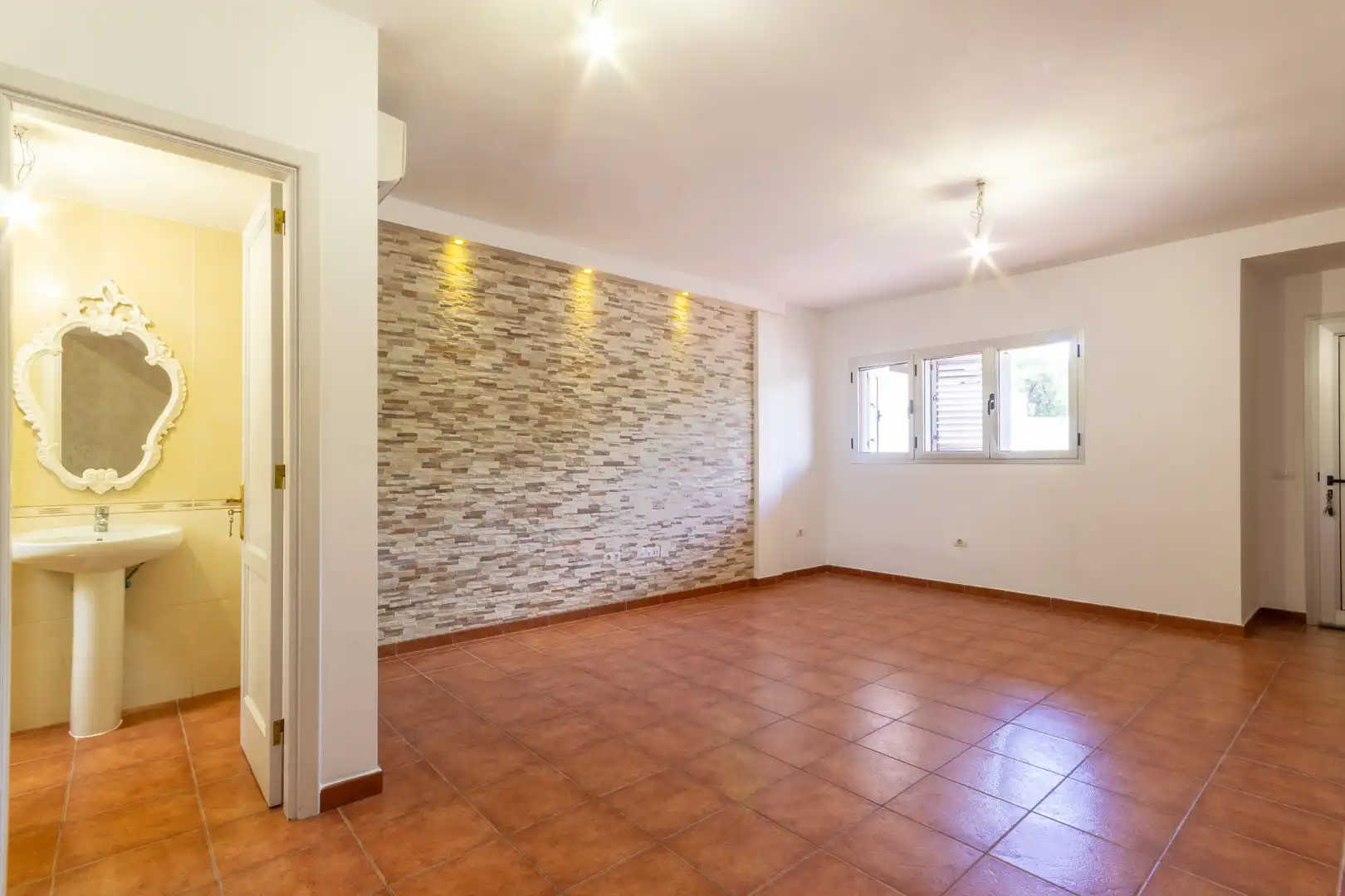 Casa amb terrassa en venda a Calle Amagro, imagen 8