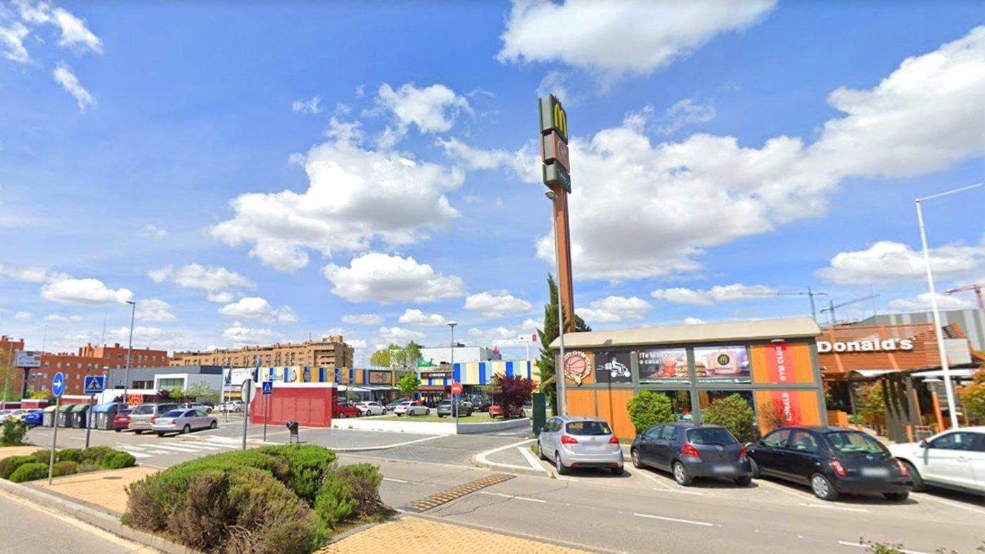 Exterior view of Single-family semi-detached for sale in Valdemoro  with Air Conditioner, Heating and Terrace