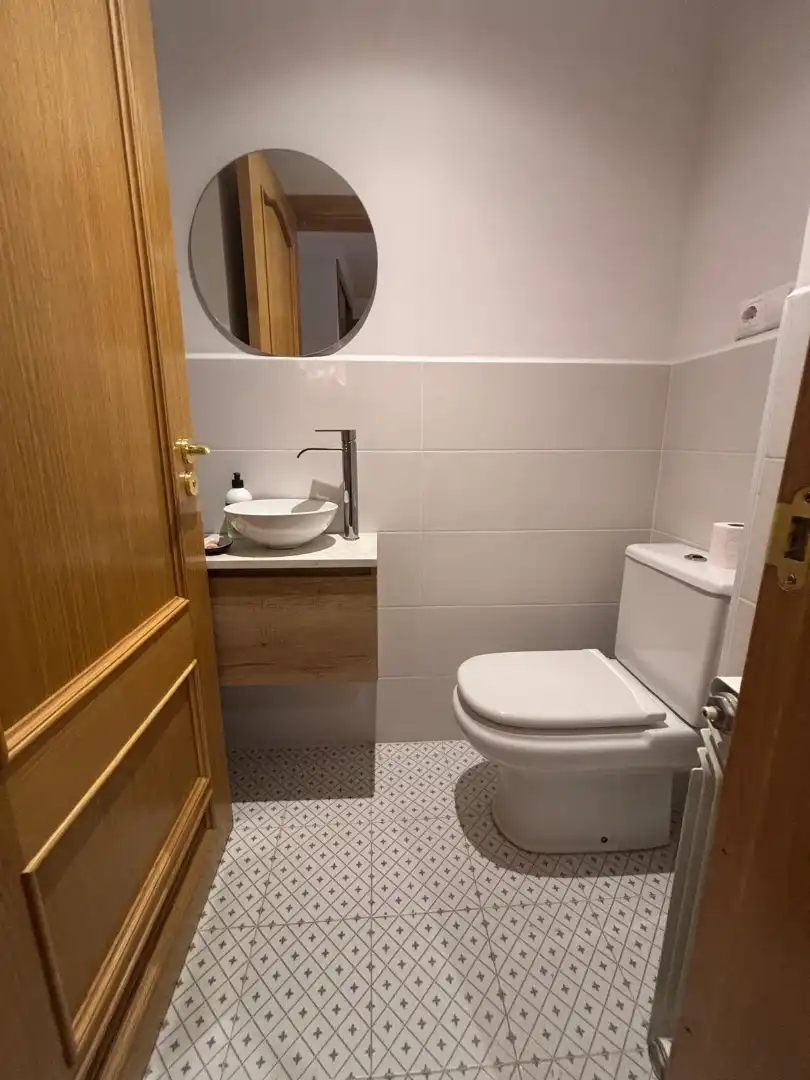 Bathroom of Flat for rent in Oviedo   with Air Conditioner, Heating and Parquet flooring