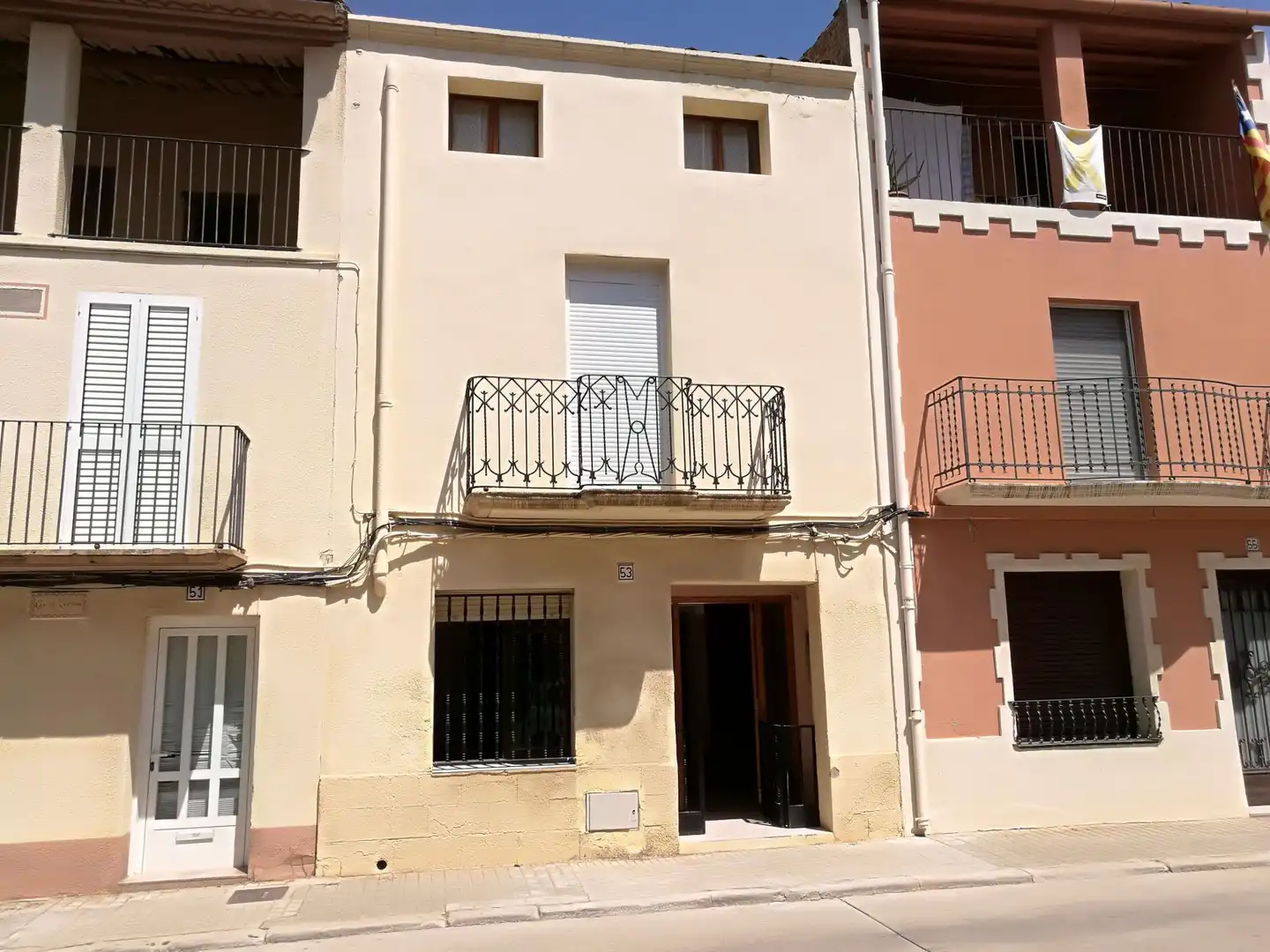 Vista exterior de Casa adosada de lloguer en Bellvís, Lleida