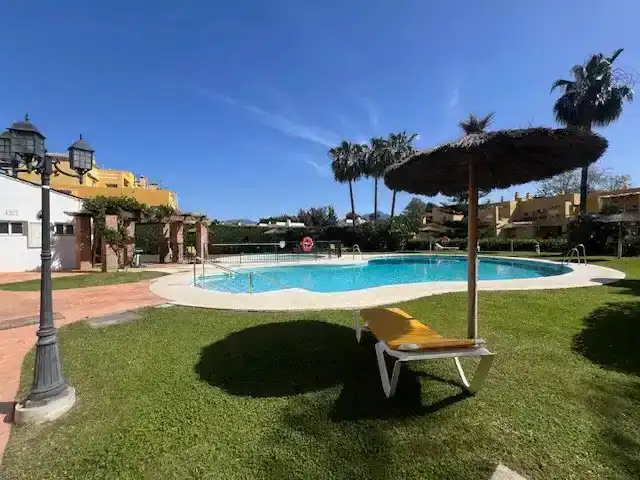 Piscina de Ático en venta en Marbella con Aire acondicionado, Terraza y Trastero