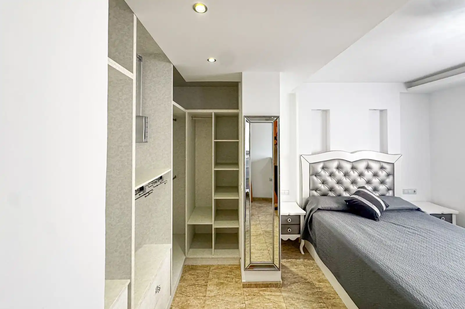 Bedroom of Flat for sale in Vícar
