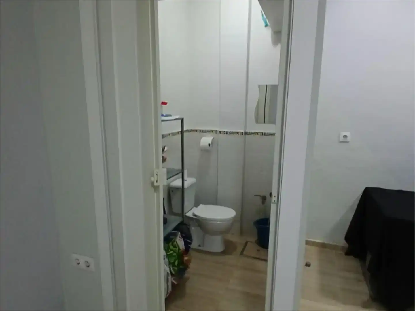 Baño de Local en venta en Casco Antiguo