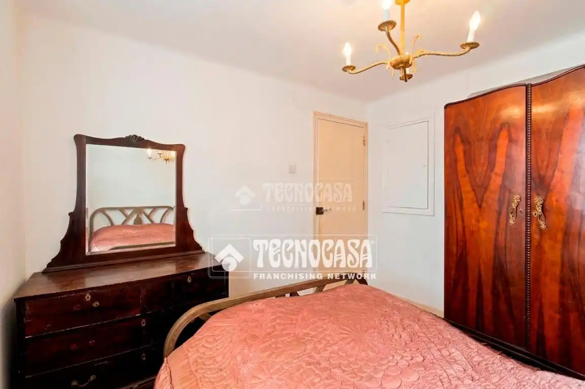 Habitación de Piso en venta en Madrid con Balcón