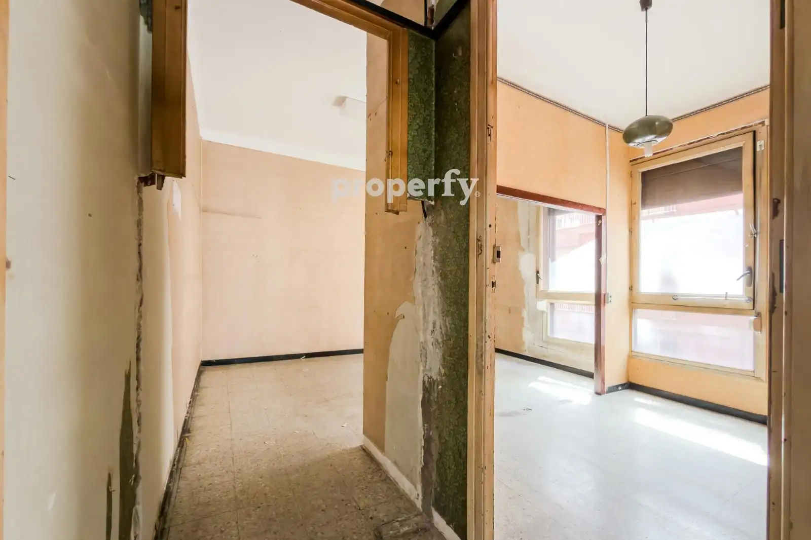 Piso en venta en Barcelona con Calefacción, Terraza y Balcón