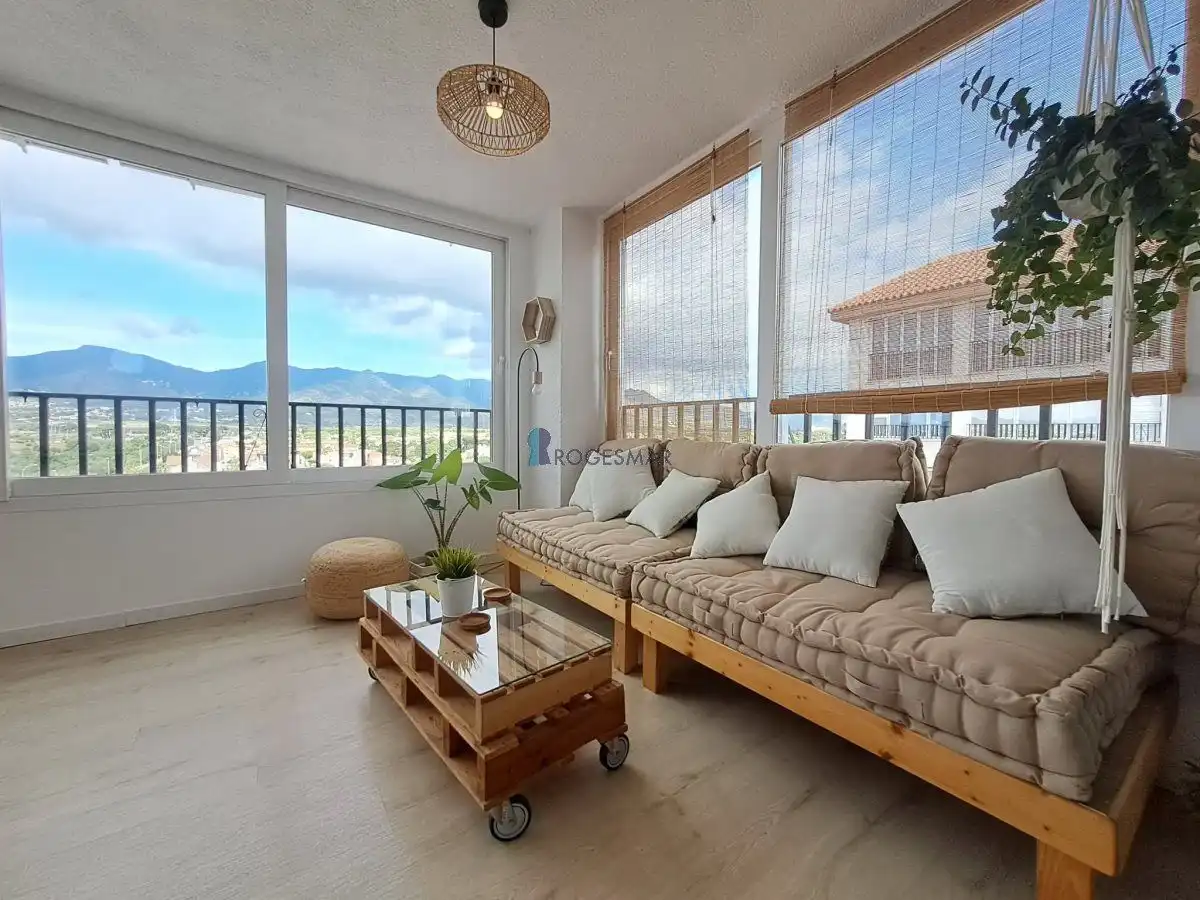 Sala d'estar de Apartament en venda en Benicasim / Benicàssim amb Piscina comunitària