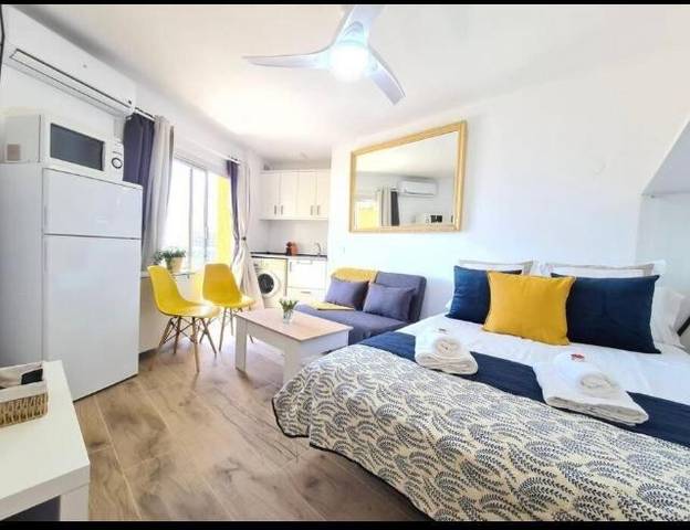 Estudio en Alquiler en Avenida MANUEL MENA PALMA en Cortijo Torrequebrada