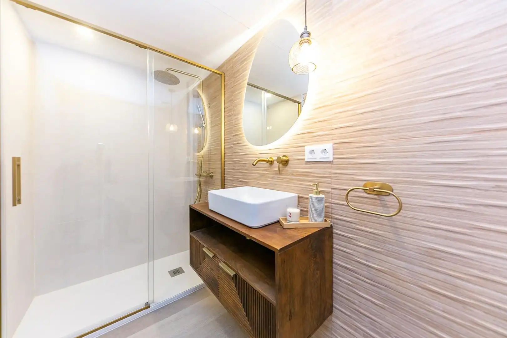 Bathroom of Apartments for sale in Fuengirola  with Air Conditioner, Heating and Terrace