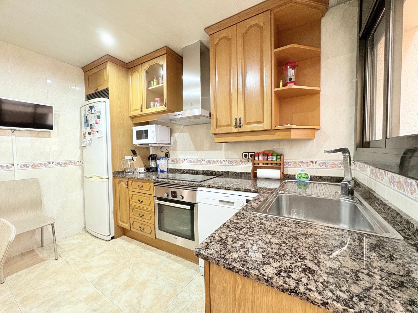 Kitchen of House or chalet for sale in Santa Perpètua de Mogoda  with Air Conditioner and Heating
