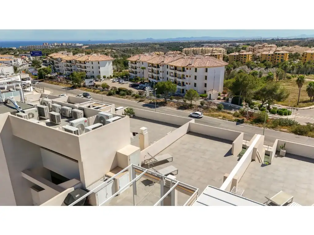 Apartamento con terraza en venta en Calle Pirineos-Filipinas, imagen 3
