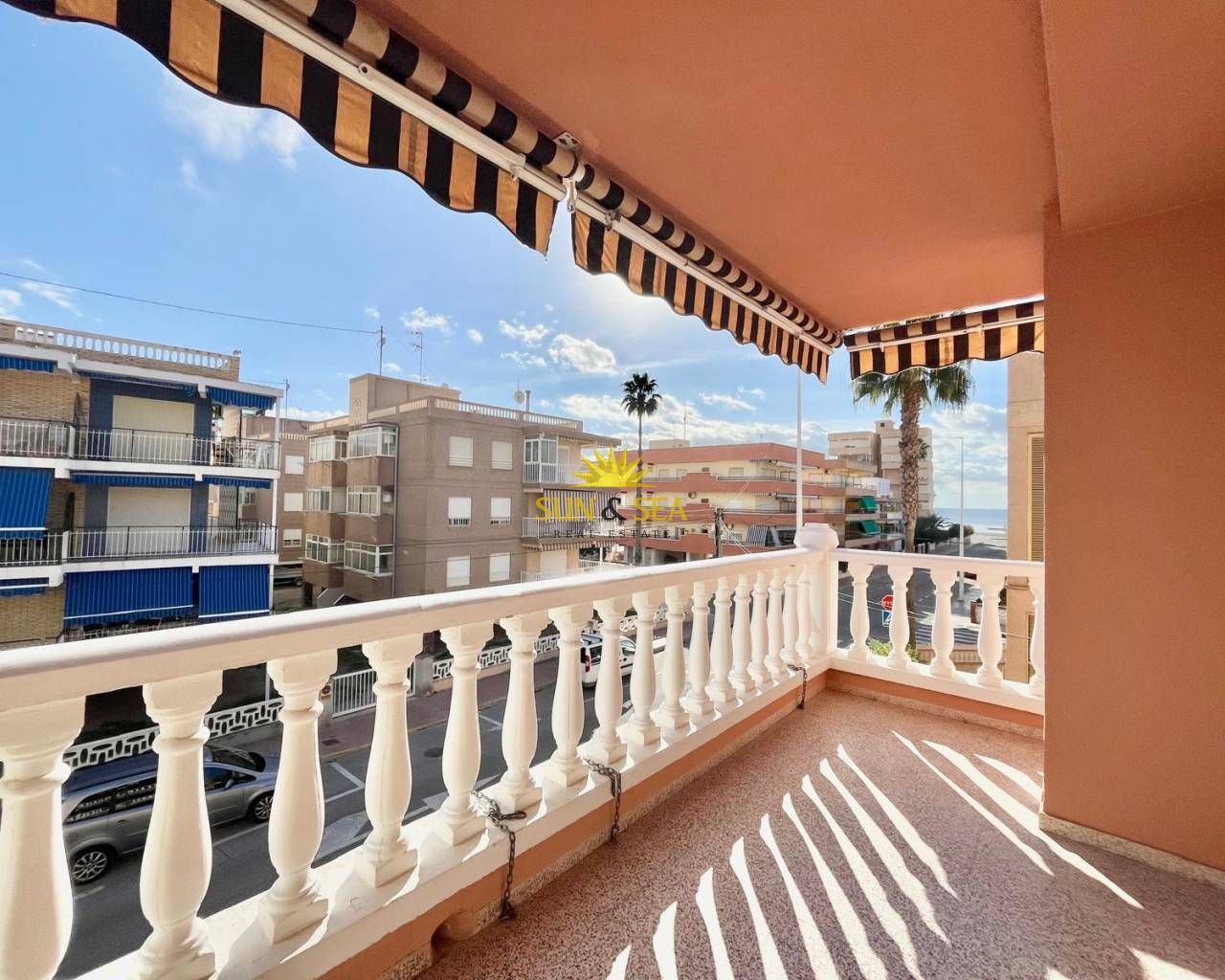 Vista exterior de Apartament de lloguer en Santa Pola amb Aire condicionat, Calefacció i Moblat