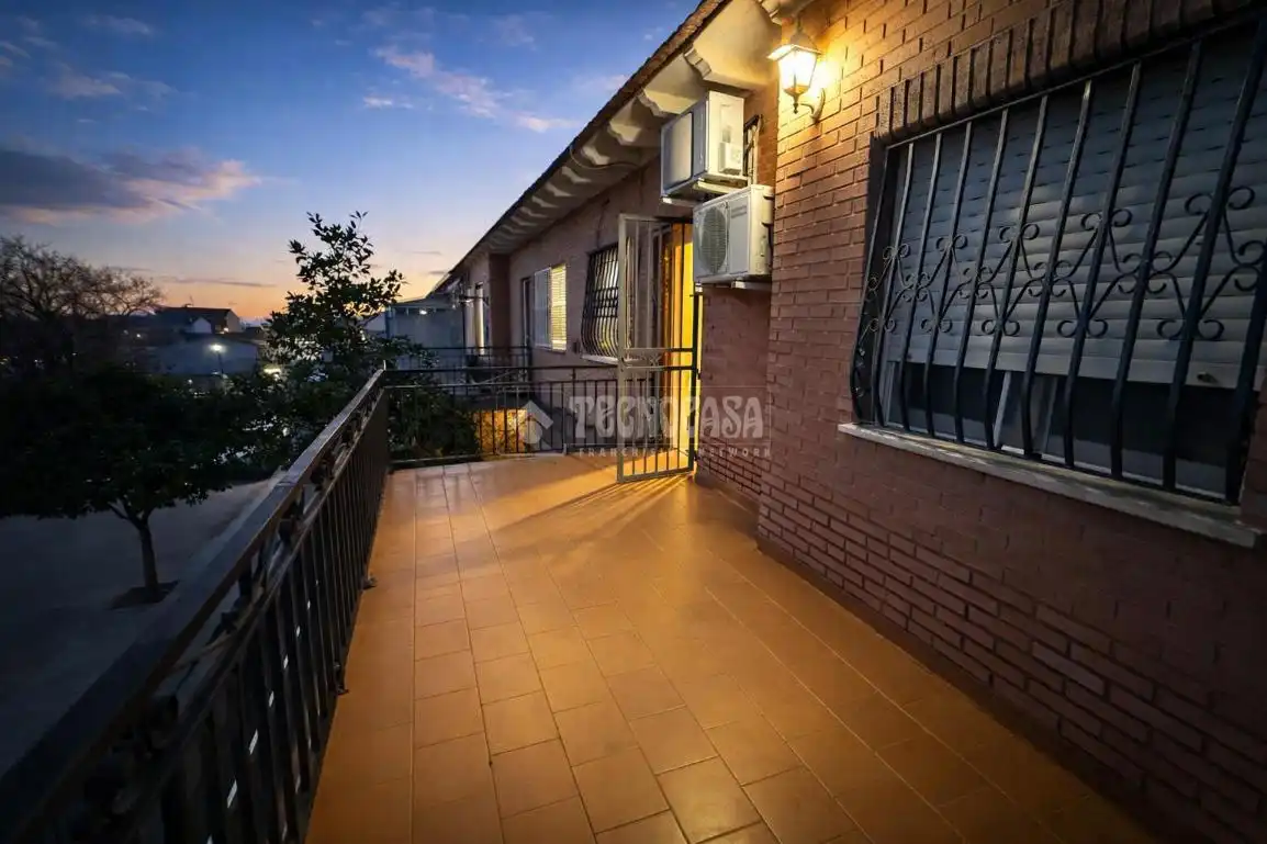 Casa adosada en venda a Pantoja