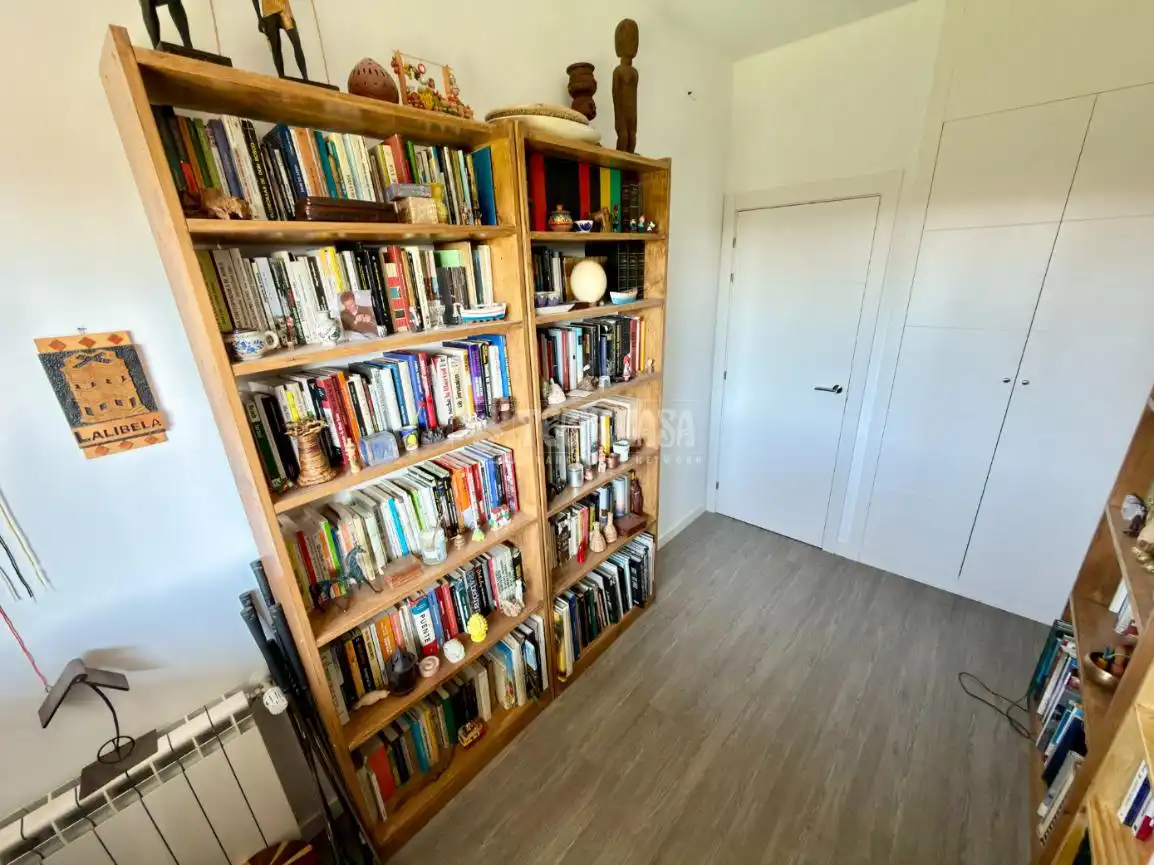 Bedroom of Flat for sale in Cabanillas del Campo  with Heating