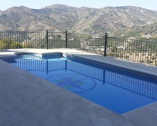 Piscina de Casa o xalet en venda en Frigiliana amb Aire condicionat, Terrassa i Piscina