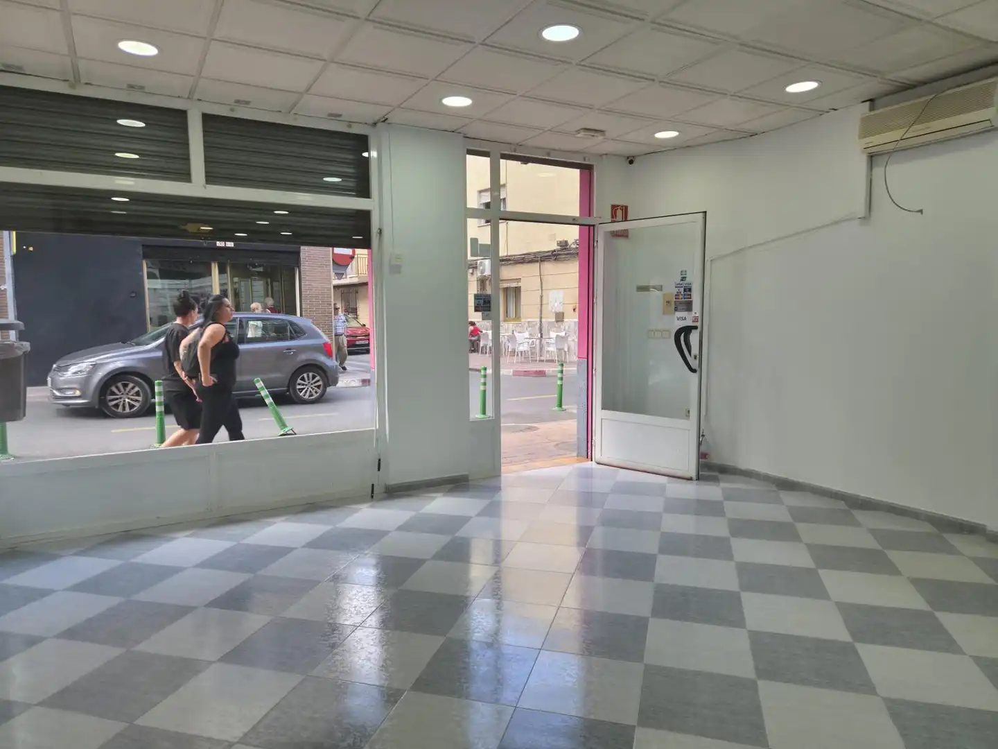 Business premises to rent in Camino de Jueves, imagen 4