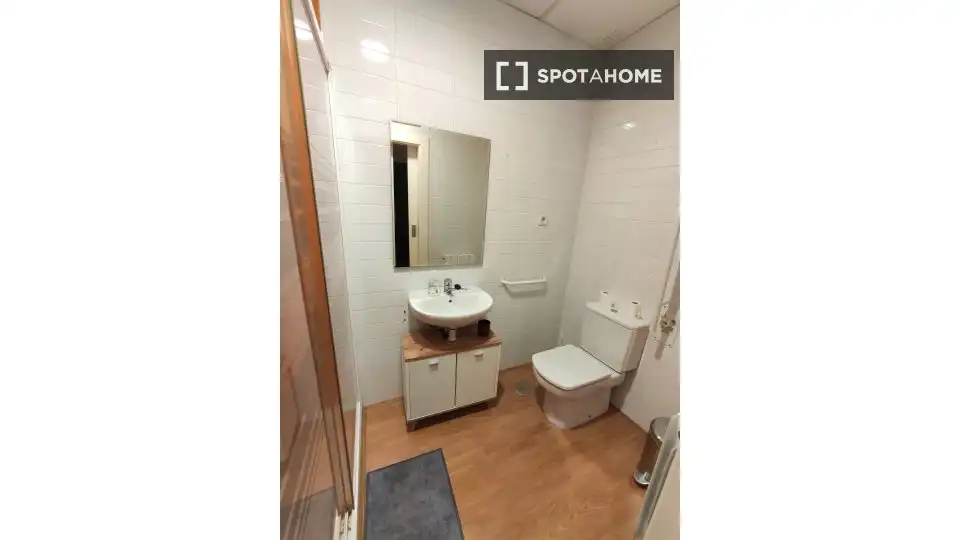 Bathroom of Flat for rent in Murcia  with Air Conditioner, Heating and Furnished