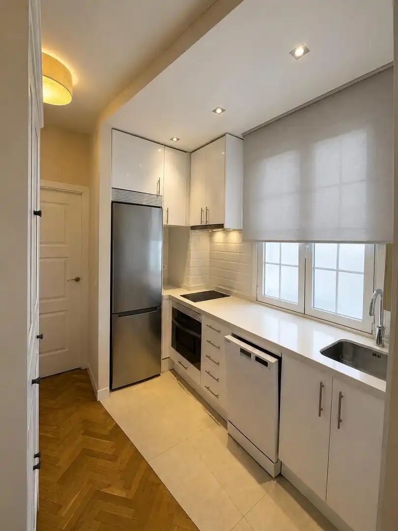 Cocina de Ático de alquiler en Madrid con Aire acondicionado, Terraza y Amueblado
