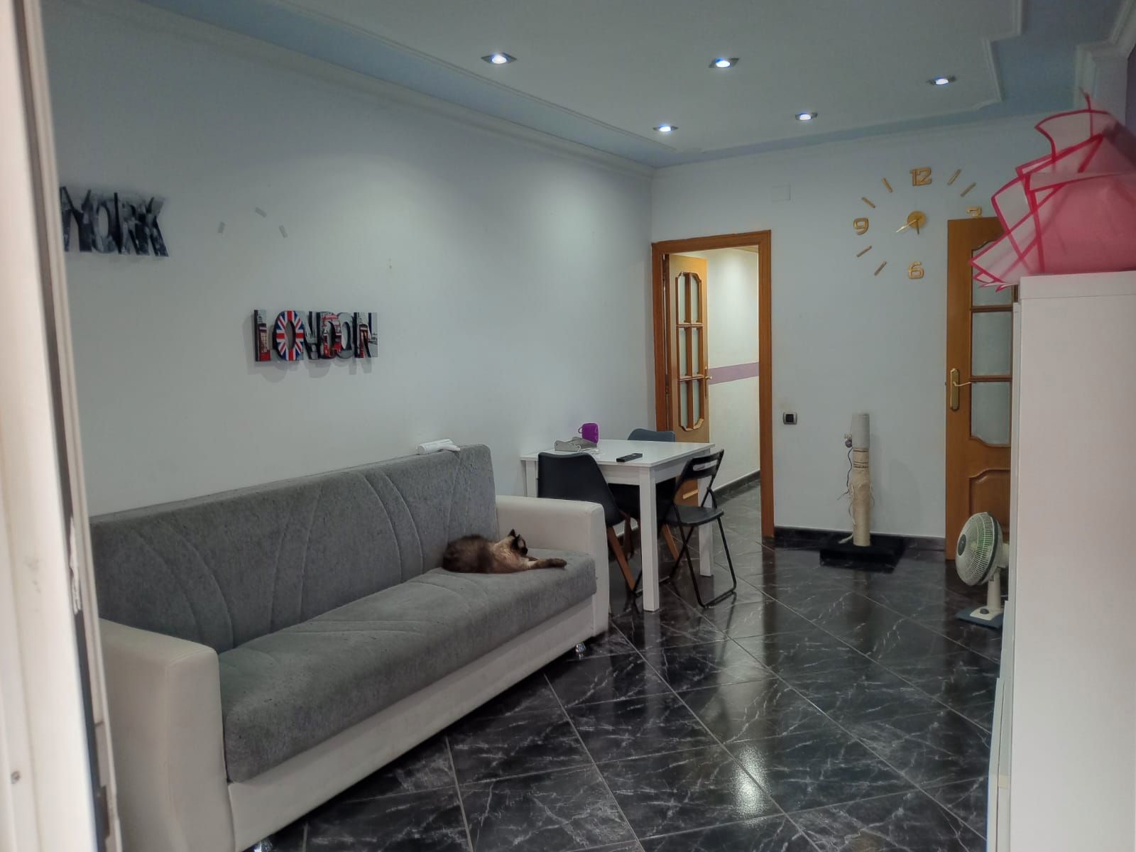 Living room of Flat for sale in Badalona  with Air Conditioner, Heating and Balcony