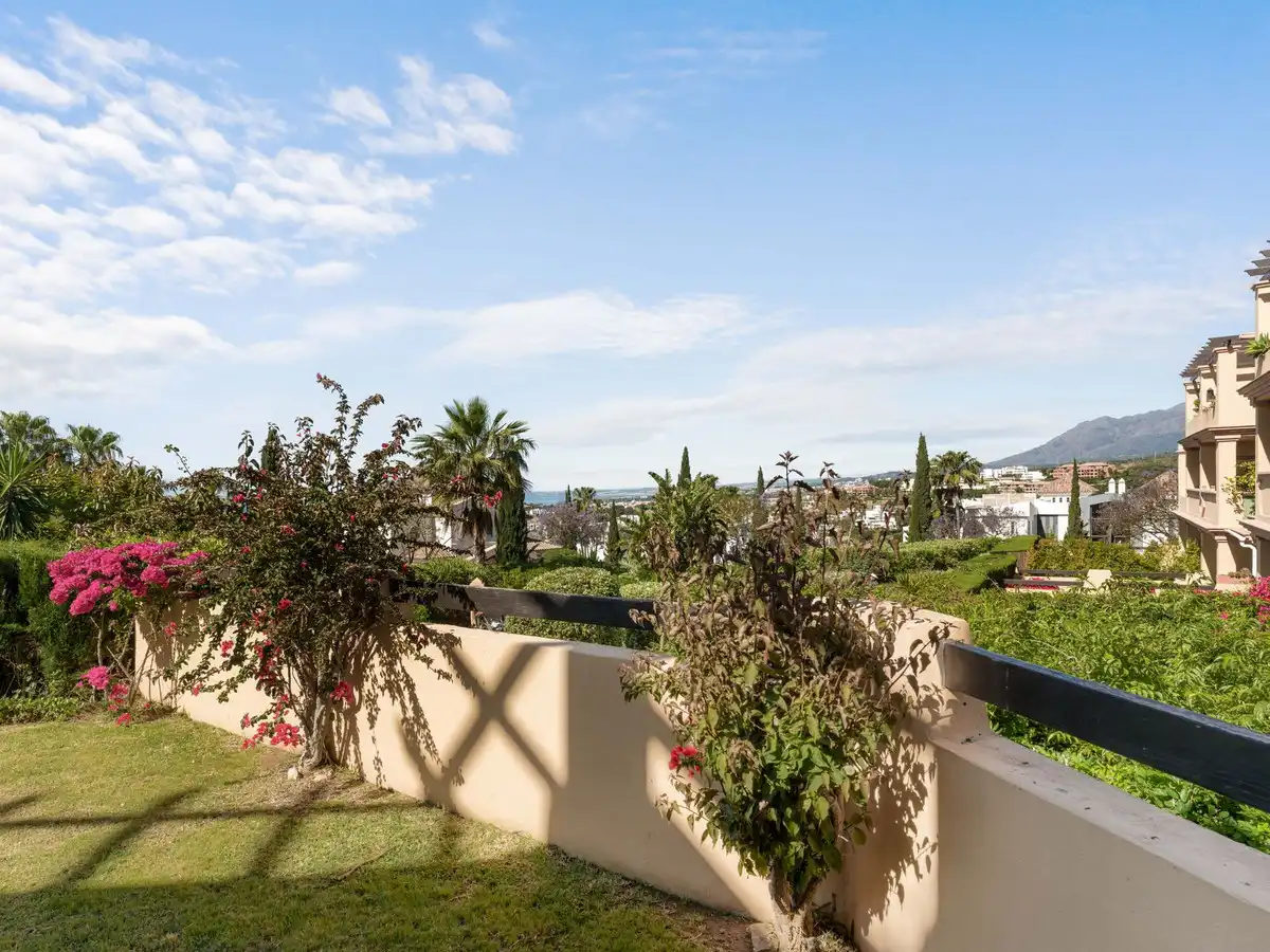 Terrace of Ground floor for sale in Benahavís  with Air Conditioner, Private garden and Terrace