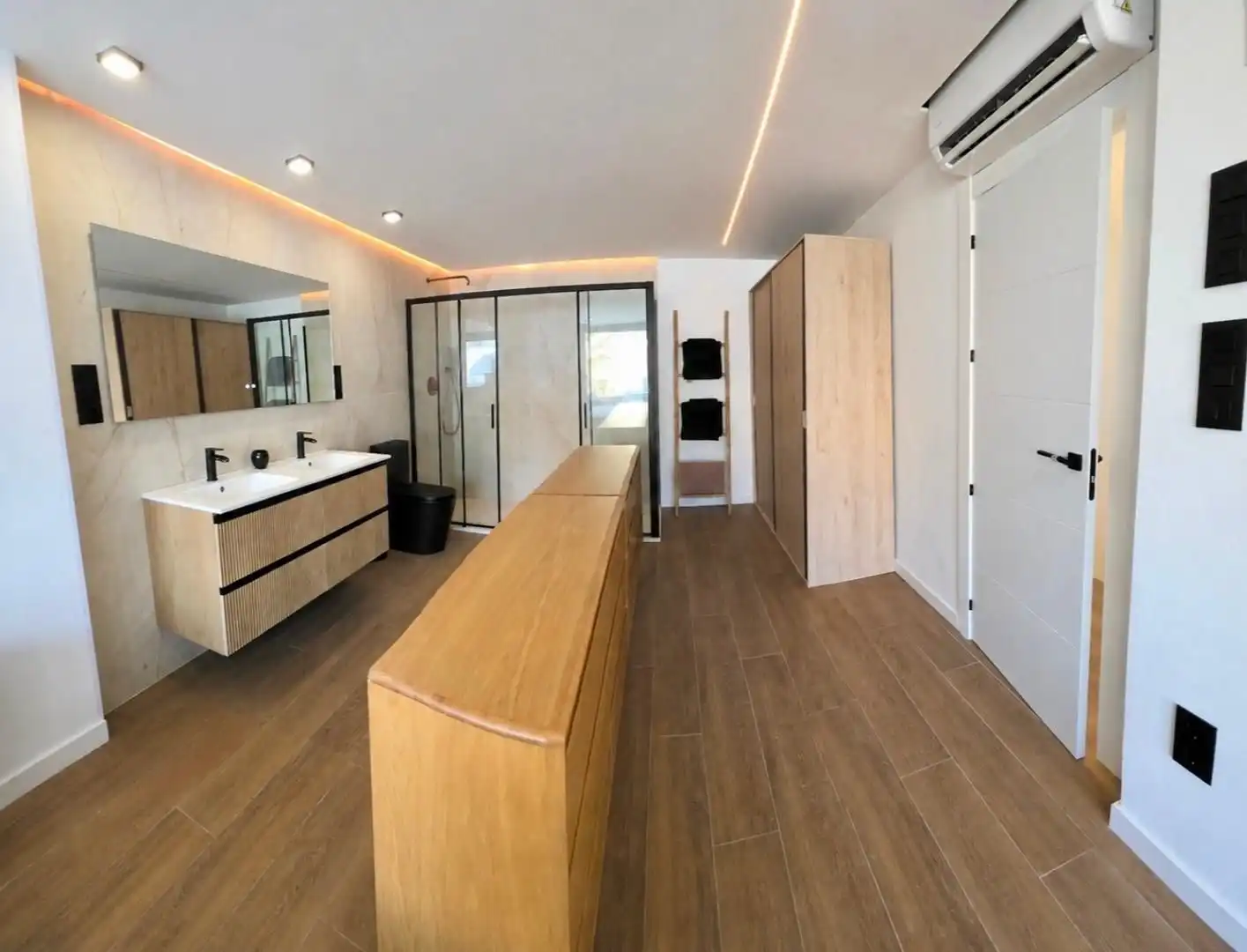 Bathroom of Detached homes for rent in Torrevieja  with Air Conditioner, Heating and Terrace