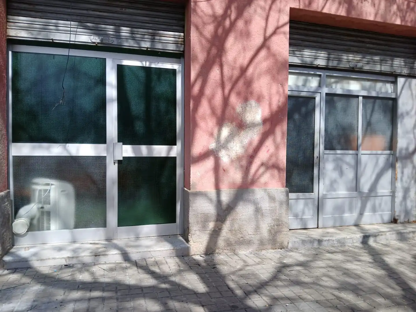 Vista exterior de Local en venta en Sabadell