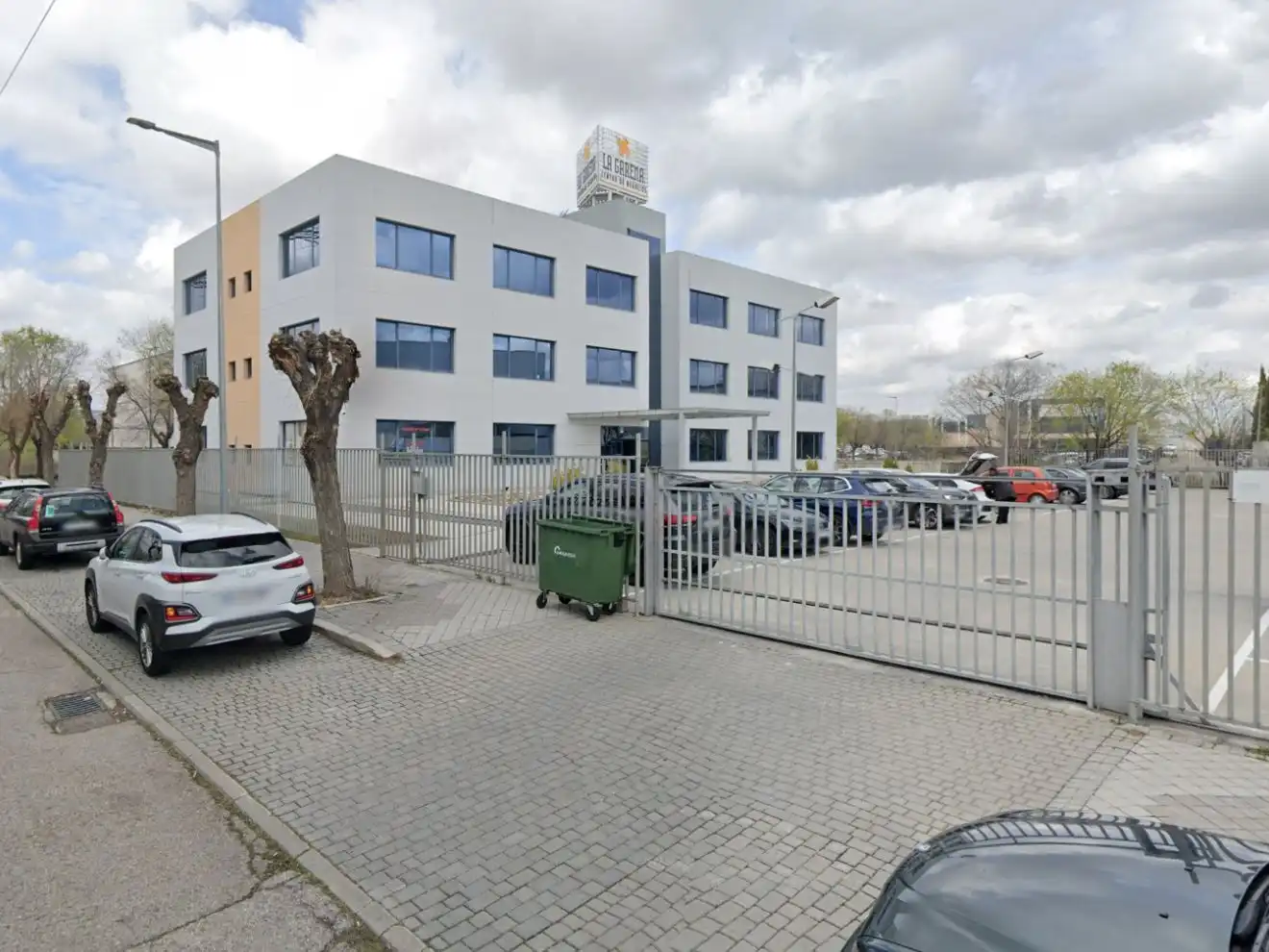 Exterior view of Office for sale in Alcalá de Henares  with Air Conditioner, Heating and Furnished