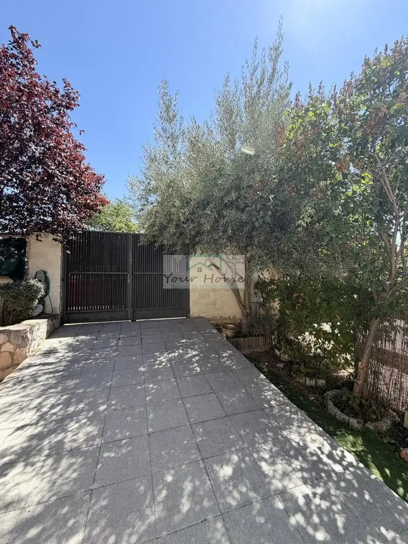Casa amb piscina en venda a Calle de los Pinares, imagen 4